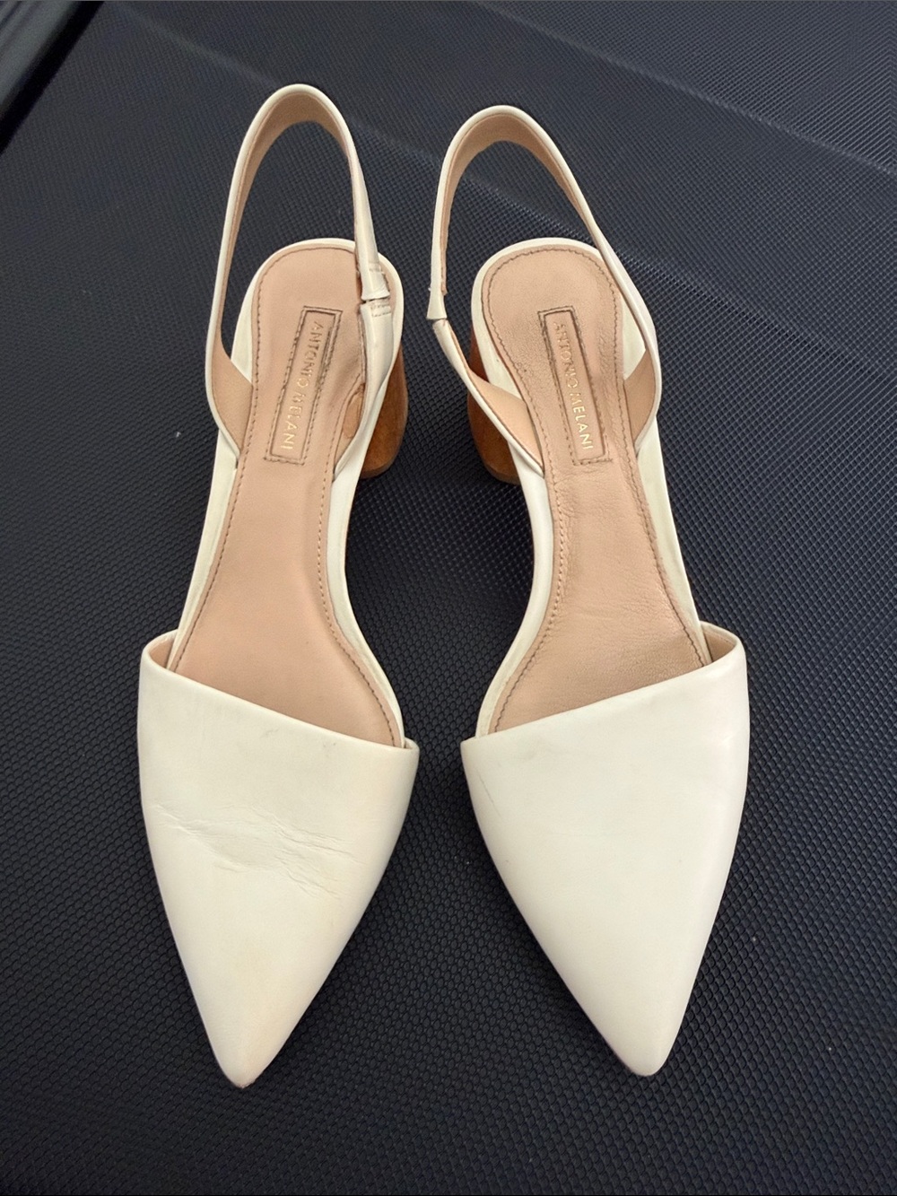 Womens ANTONIO MELANI Cream Pointed Toe Slingback Block Heelsize 7M unique cut